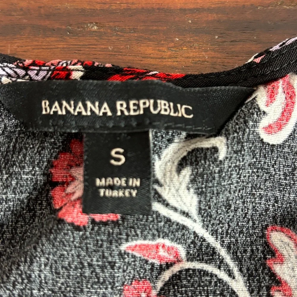 Banana Republic Womens Black Floral Wrap Peplum Top Puff Sleeve‎ Small